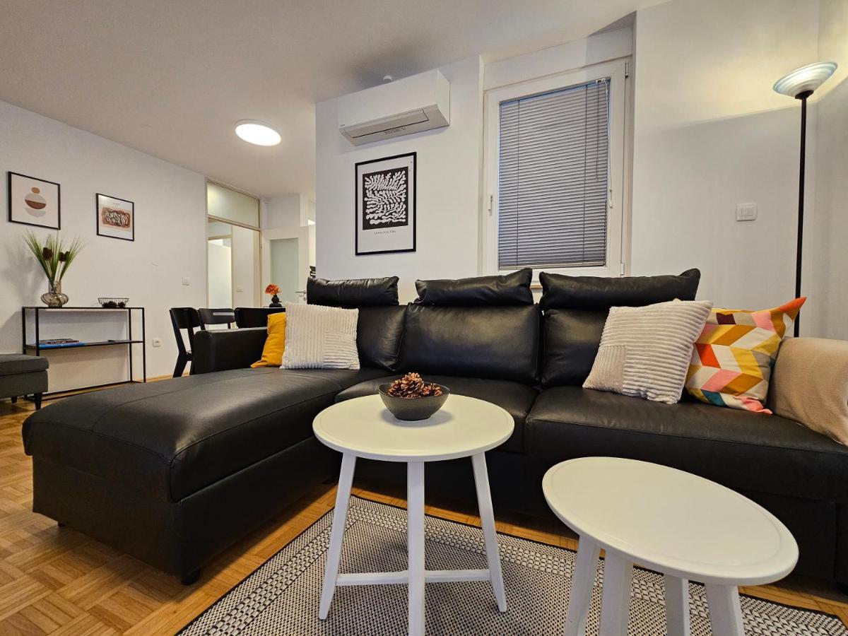 Martin In The Center Apartma